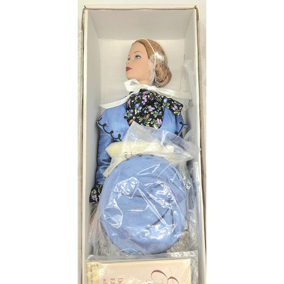 Tonner-Brenda Starr 16Doll Celebration in Silk BS9402 NEW IN BOX with shipper